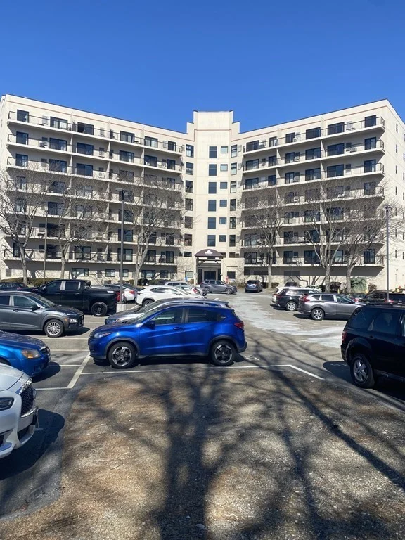 2 bed, 1 bath apartment for rent at 133 Commander Shea Blvd Unit 818, Quincy — photo 1 of 16