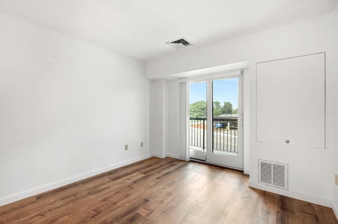 1 bed, 1 bath apartment for rent at 133 Commander Shea Boulevard Unit 217, Quincy — photo 13 of 22