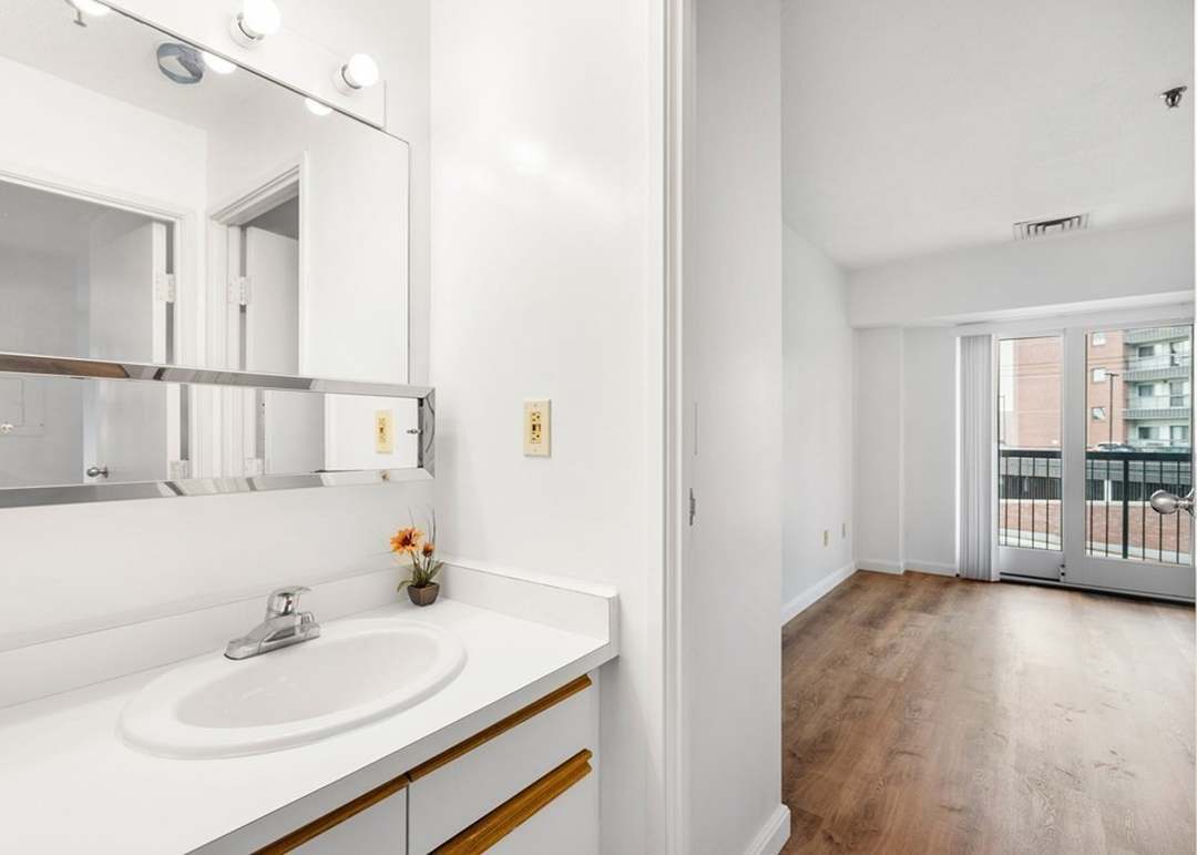 1 bed, 1 bath apartment for rent at 133 Commander Shea Boulevard Unit 217, Quincy — photo 9 of 22
