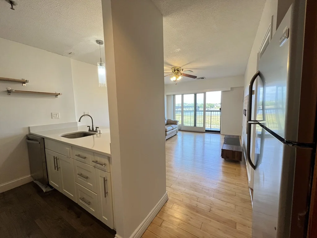 1 bed, 1 bath apartment for rent at 133 Commander Shea Boulevard Unit 410, Quincy — photo 6 of 16
