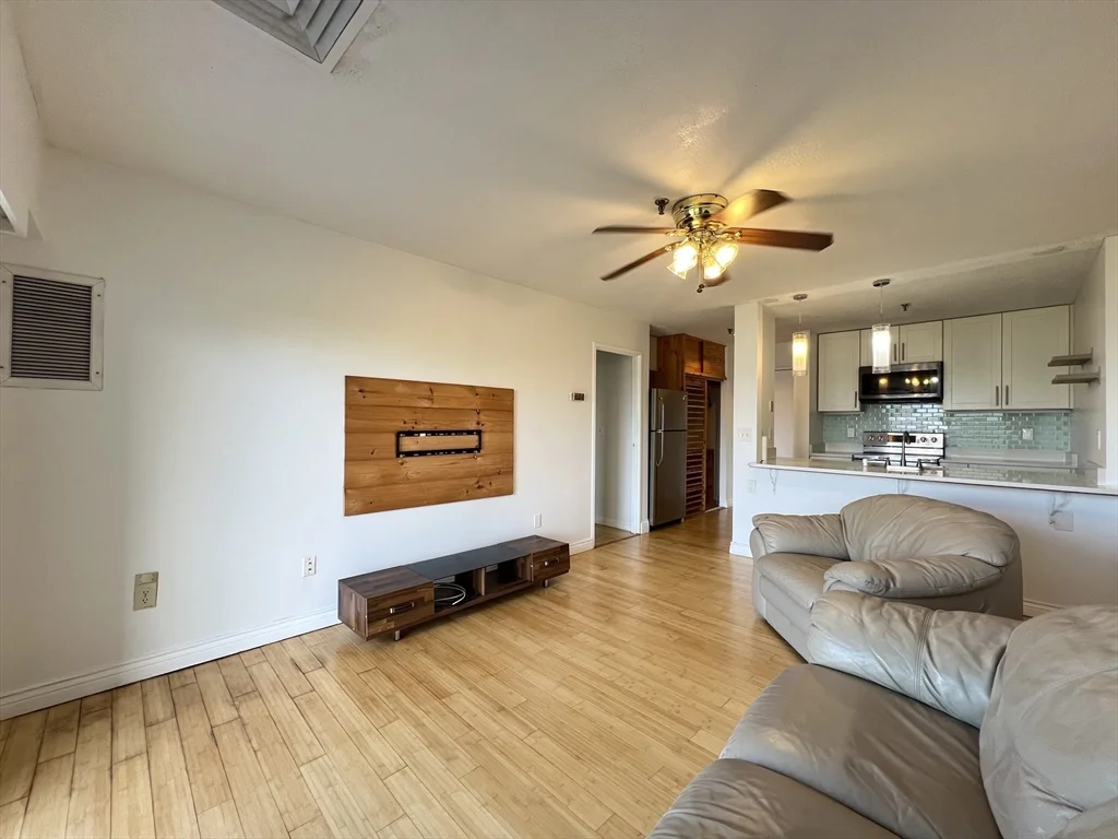 1 bed, 1 bath apartment for rent at 133 Commander Shea Boulevard Unit 410, Quincy — photo 8 of 16