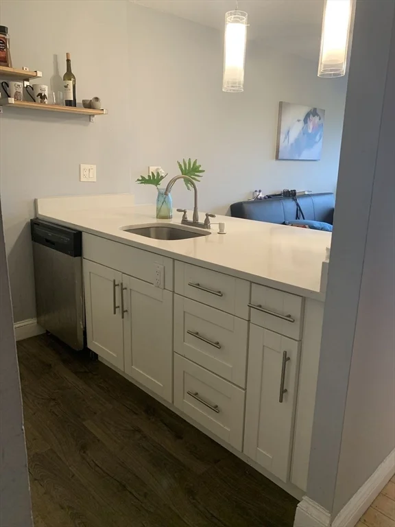 1 bed, 1 bath apartment for rent at 133 Commander Shea Boulevard Unit 410, Quincy — photo 2 of 16