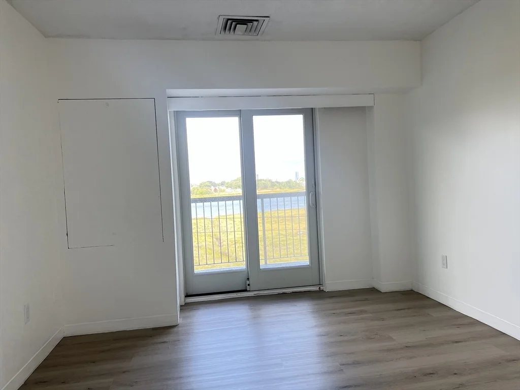 1 bed, 1 bath apartment for rent at 133 Commander Shea Boulevard Unit 410, Quincy — photo 14 of 16