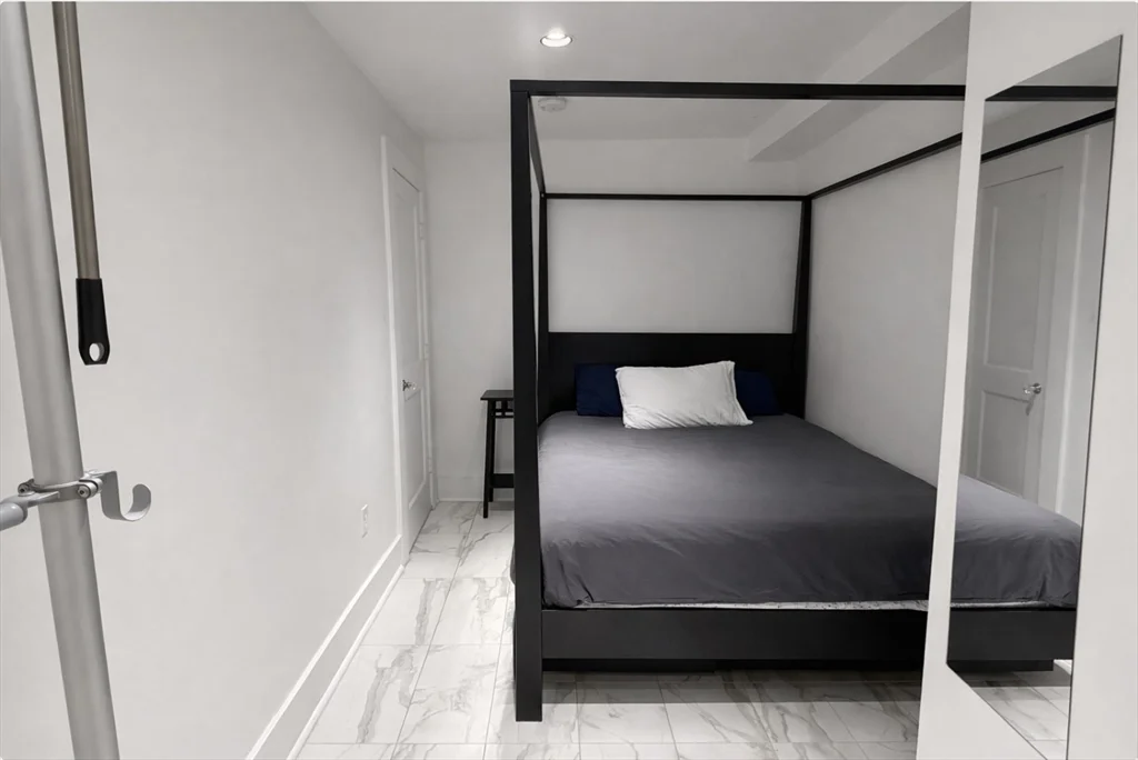 1 bed, 1 bath apartment for rent at 133 Commonwealth Ave Unit 1, Back Bay — photo 7 of 9