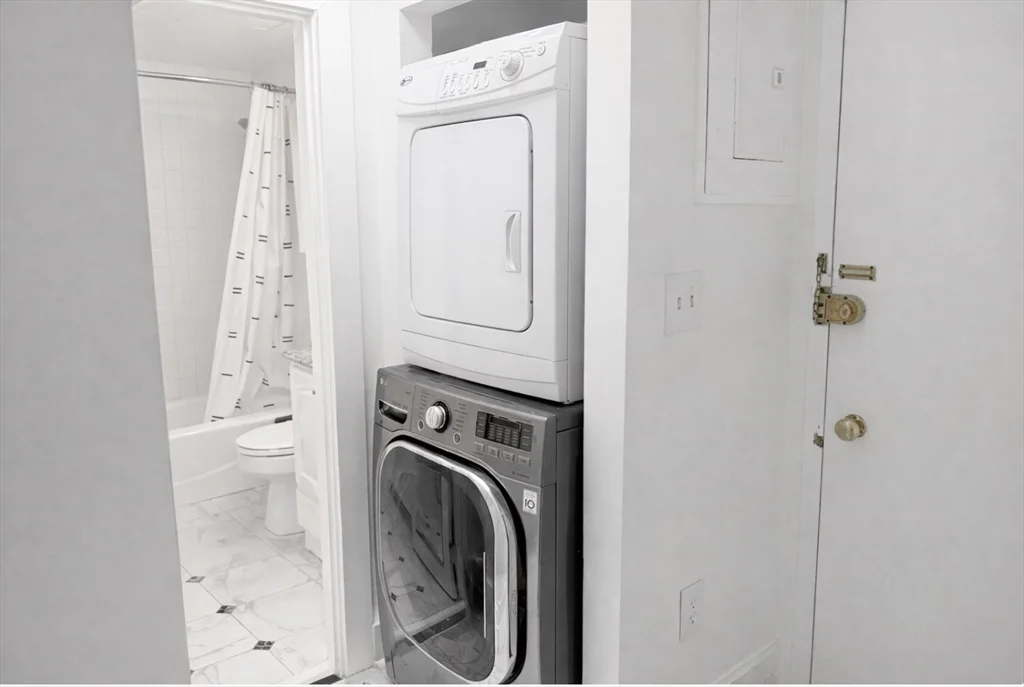 1 bed, 1 bath apartment for rent at 133 Commonwealth Ave Unit 1, Back Bay — photo 9 of 9