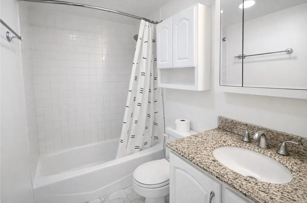 1 bed, 1 bath apartment for rent at 133 Commonwealth Ave Unit 1, Back Bay — photo 8 of 9