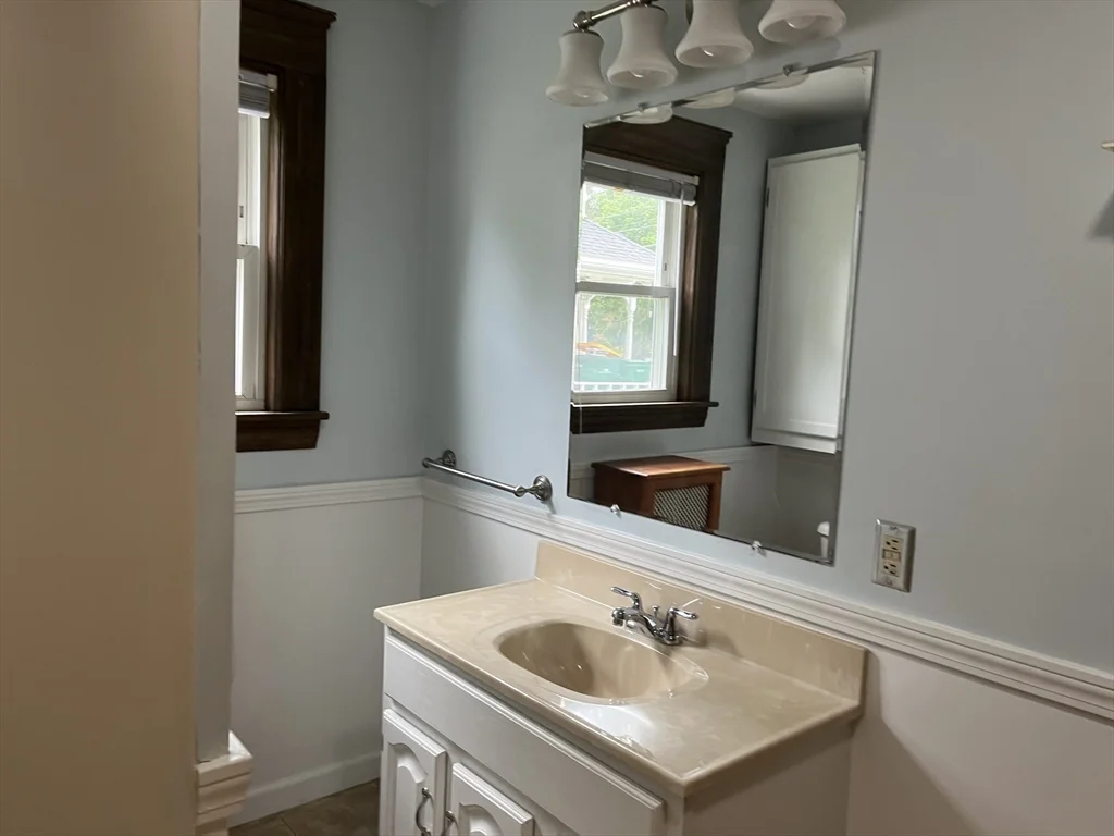 3 bed, 1 bath apartment for rent at 133 Cottage St Unit 133, Norwood — photo 25 of 29
