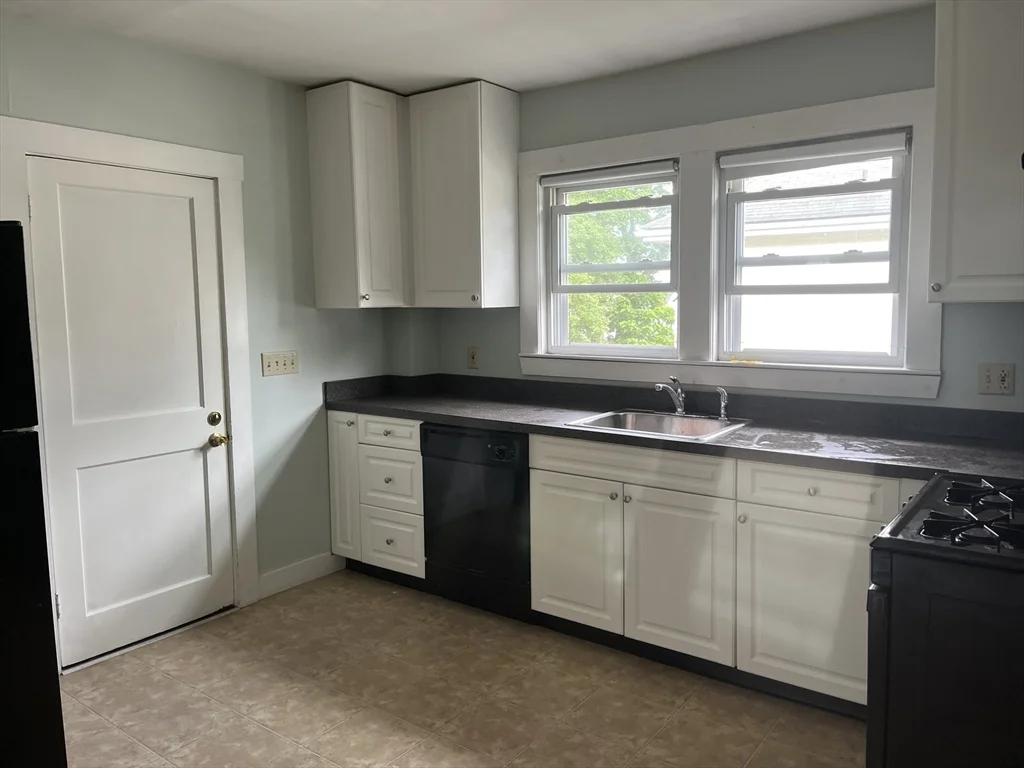 3 bed, 1 bath apartment for rent at 133 Cottage St Unit 133, Norwood — photo 6 of 29
