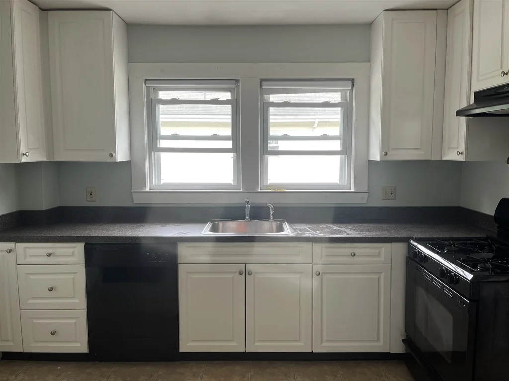 3 bed, 1 bath apartment for rent at 133 Cottage St Unit 133, Norwood — photo 5 of 29