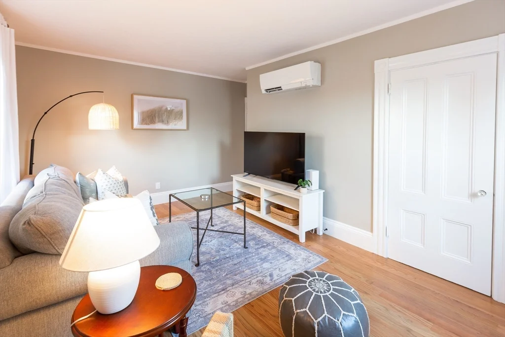2 bed, 1 bath apartment for rent at 133 Court St Unit 2, Downtown — photo 3 of 13