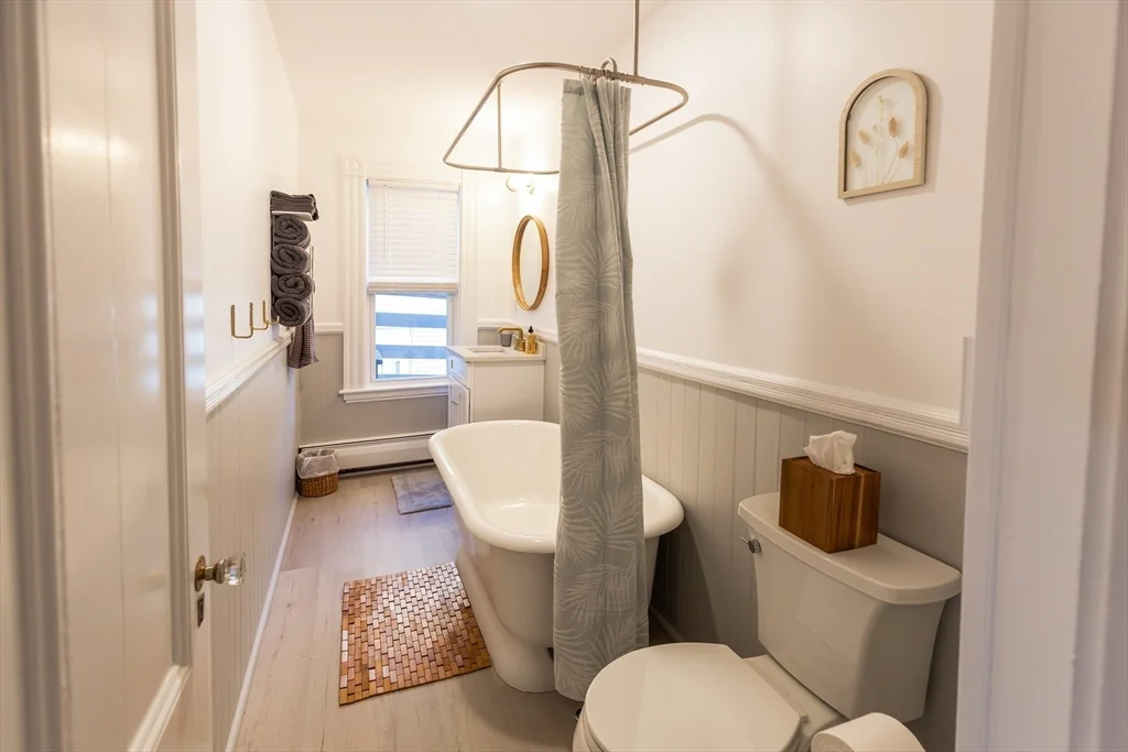 2 bed, 1 bath apartment for rent at 133 Court St Unit 2, Downtown — photo 5 of 13