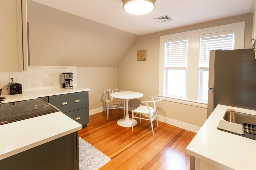 1 bed, 1 bath apartment for rent at 133 Court St Unit 3, Braintree Highlands — photo 4 of 11