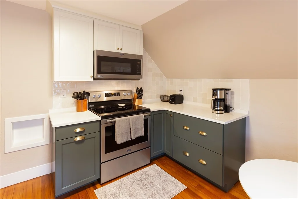 1 bed, 1 bath apartment for rent at 133 Court St Unit 3, Braintree Highlands — photo 3 of 11