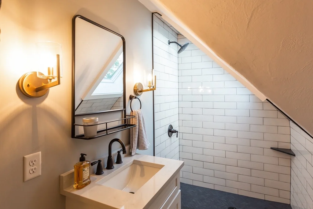 1 bed, 1 bath apartment for rent at 133 Court St Unit 3, Braintree Highlands — photo 9 of 11