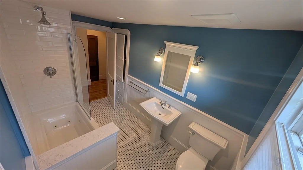 5 bed, 3 bath apartment for rent at 133 Elmwood Rd Unit 2, Swampscott — photo 20 of 29