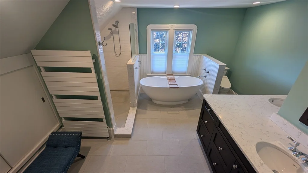5 bed, 3 bath apartment for rent at 133 Elmwood Rd Unit 2, Swampscott — photo 13 of 29