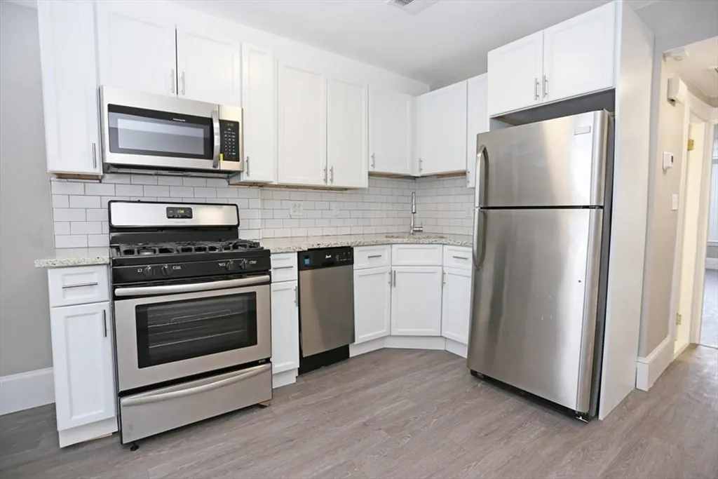 1 bed, 1 bath apartment for rent at 133 Eutaw St Unit 3, Eagle Hill — photo 2 of 7