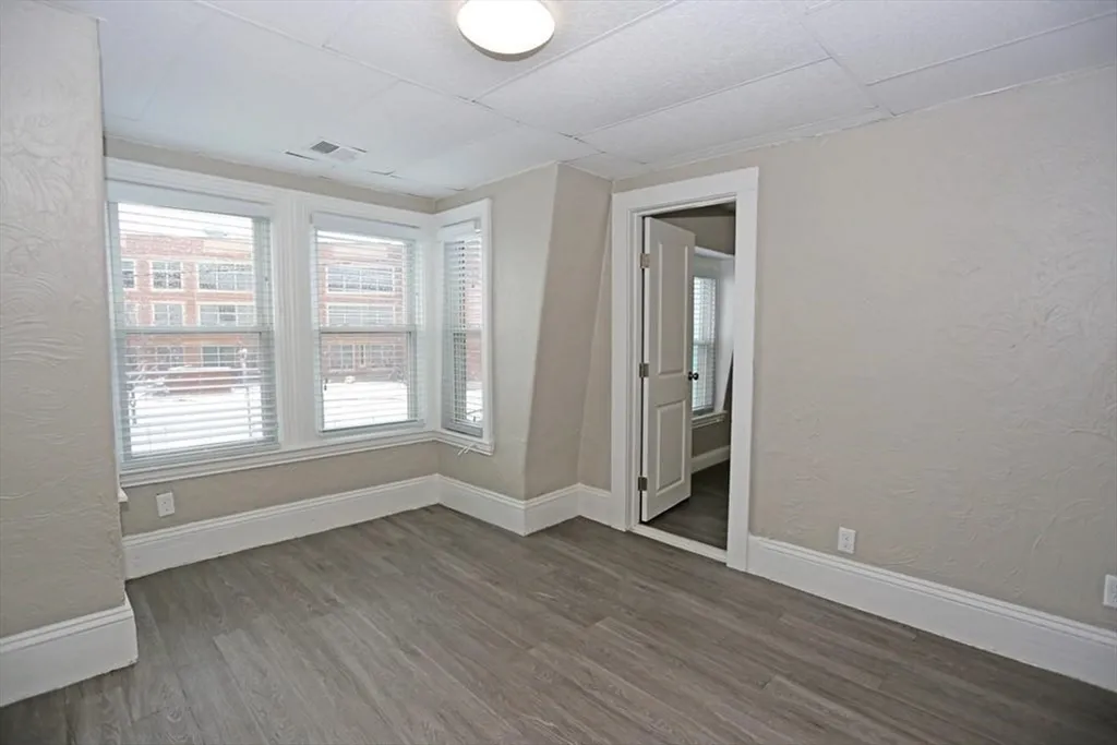 1 bed, 1 bath apartment for rent at 133 Eutaw St Unit 3, Eagle Hill — photo 4 of 7
