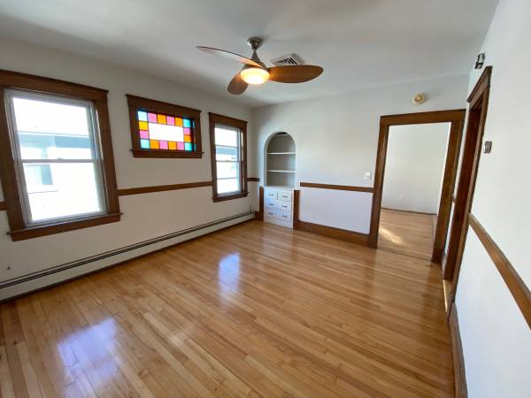 3 bed, 1 bath apartment for rent at 133 Grove St Unit 2, Watertown — photo 3 of 10