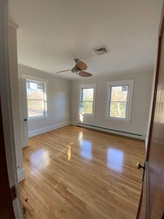 3 bed, 1 bath apartment for rent at 133 Grove St Unit 2, Watertown — photo 8 of 10