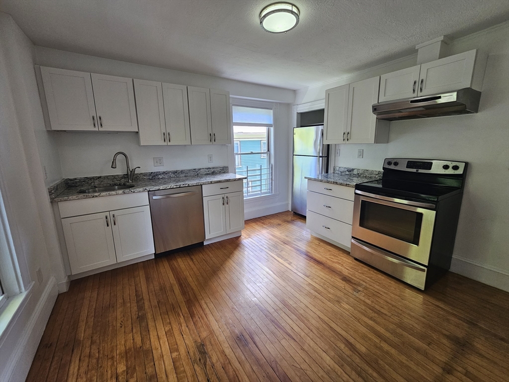 2 bed, 2 bath apartment for rent at 133 Newtonville Ave Unit 2, Newtonville — photo 2 of 12
