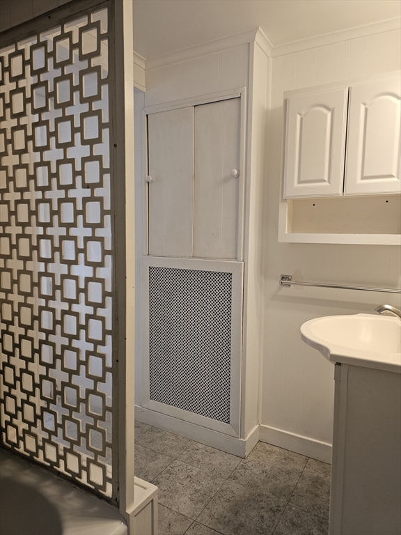2 bed, 2 bath apartment for rent at 133 Newtonville Ave Unit 2, Newtonville — photo 8 of 12