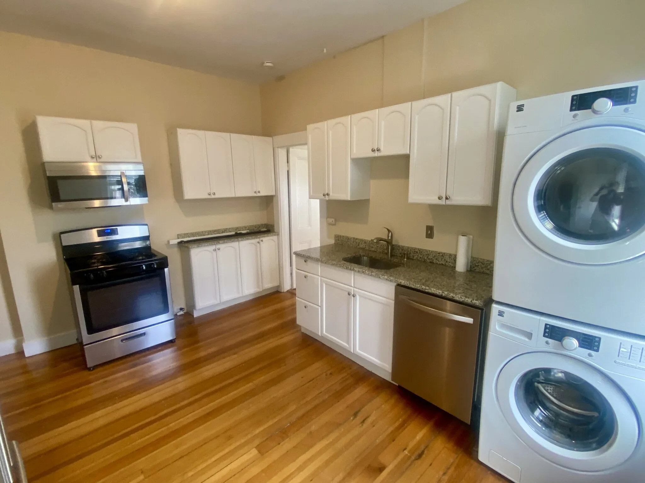 3 bed, 1 bath apartment for rent at 133 Otis St Unit 2, East Cambridge — photo 1 of 22