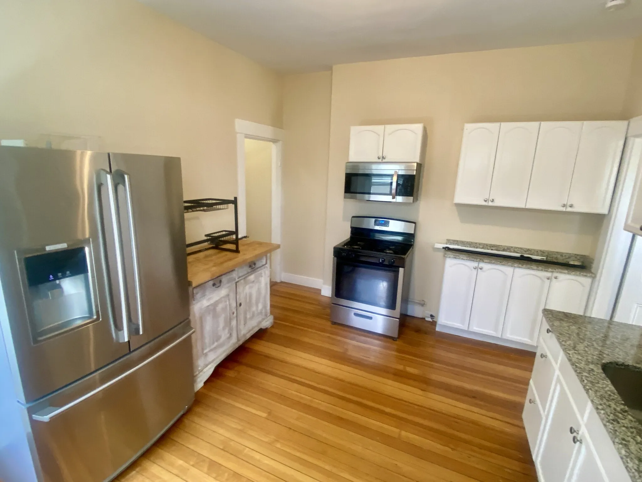 3 bed, 1 bath apartment for rent at 133 Otis St Unit 2, East Cambridge — photo 2 of 22