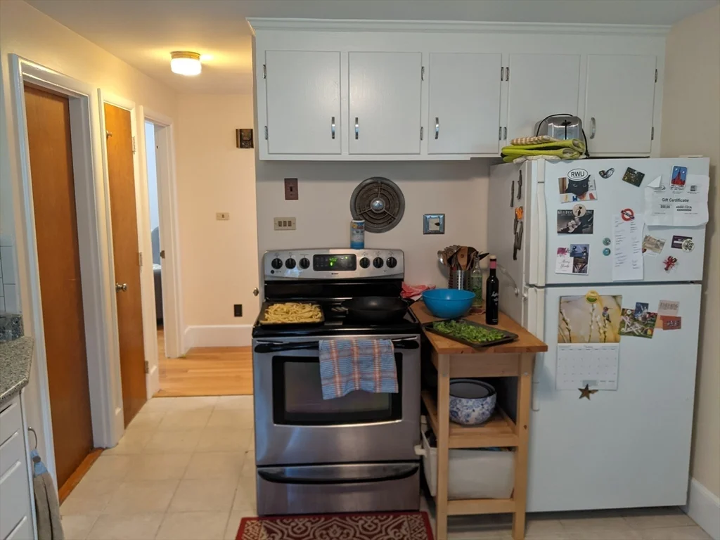 4 bed, 2 bath apartment for rent at 133 Park Ave Unit 133, Arlington — photo 5 of 30