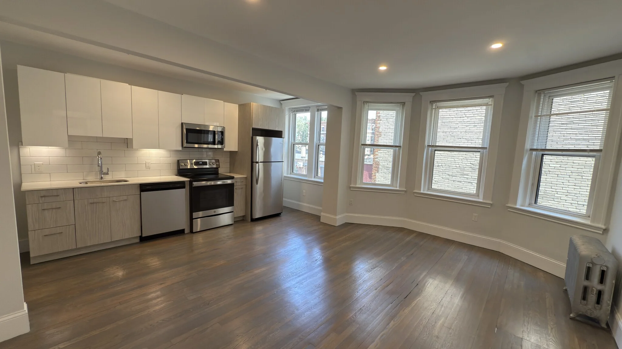 Studio bed, 1 bath apartment for rent at 133 Park Dr Unit 17F, Fenway — photo 2 of 7