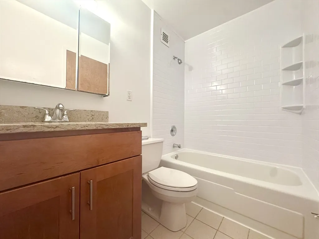 2 bed, 1 bath apartment for rent at 133 Park St Unit 1403, Coolidge Corner — photo 12 of 25