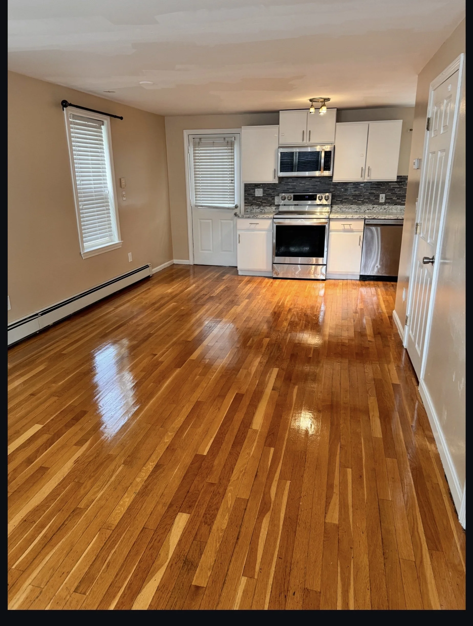 3 bed, 1 bath apartment for rent at 133 Pleasant St Unit 2, North Andover