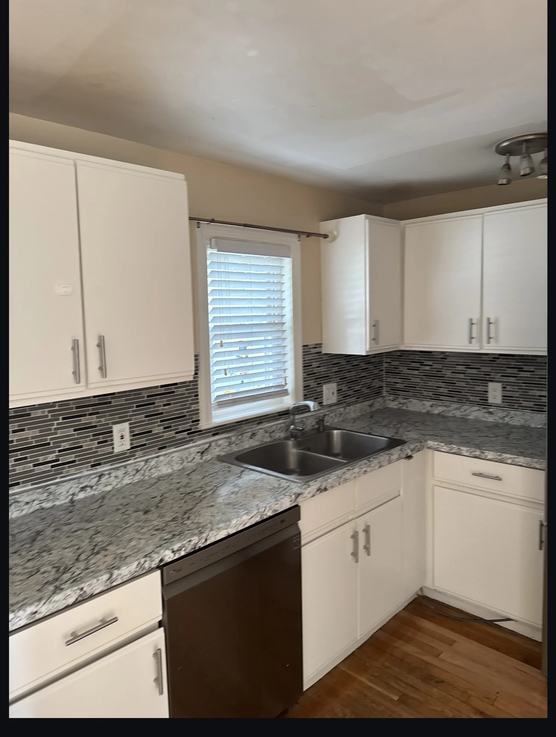 3 bed, 1 bath apartment for rent at 133 Pleasant St Unit 2, North Andover — photo 2 of 9