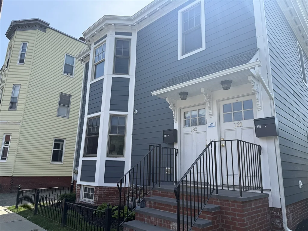 3 bed, 2 bath apartment for rent at 133 Putnam Ave Unit 133, Riverside — photo 10 of 10