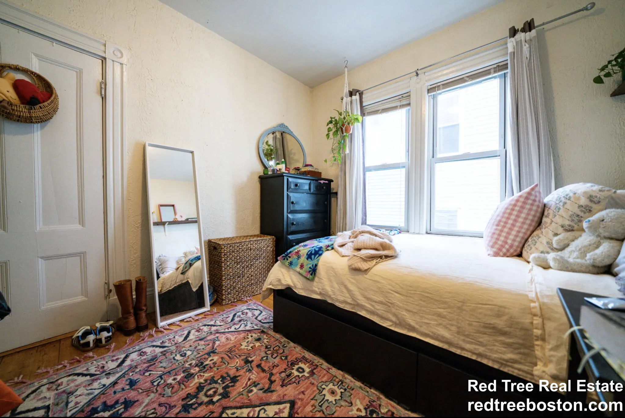 4 bed, 1.5 bath apartment for rent at 133 Saint Alphonsus St Unit 3, Mission Hill — photo 15 of 18