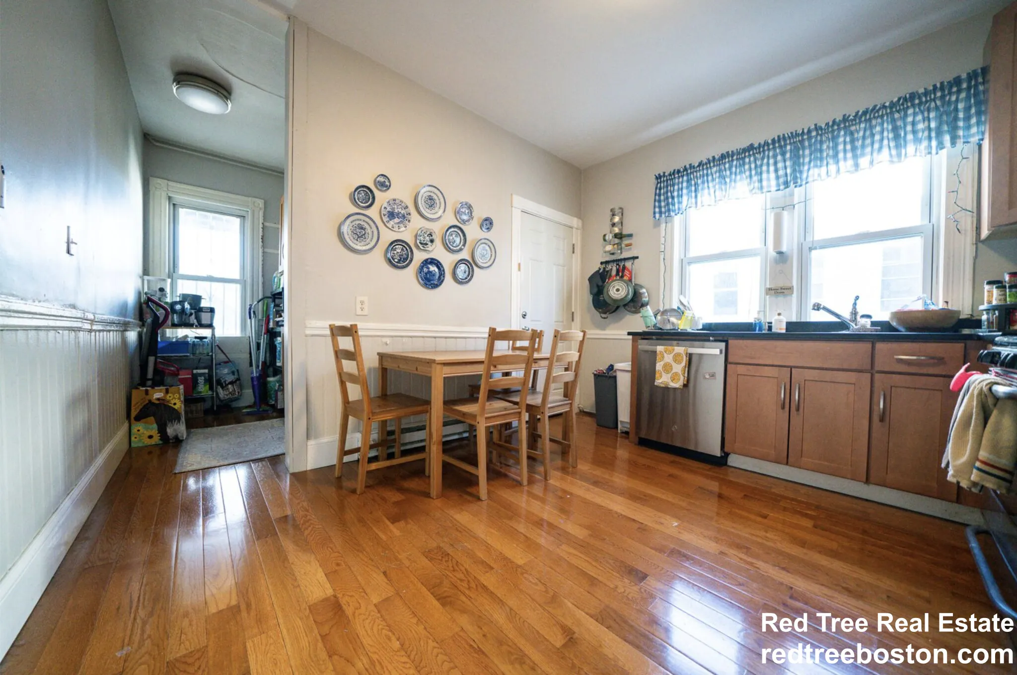 4 bed, 1.5 bath apartment for rent at 133 Saint Alphonsus St Unit 3, Mission Hill — photo 3 of 18