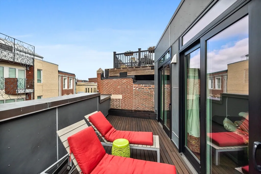 4 bed, 2 bath apartment for rent at 133 Salem St Unit PH, North End — photo 23 of 29