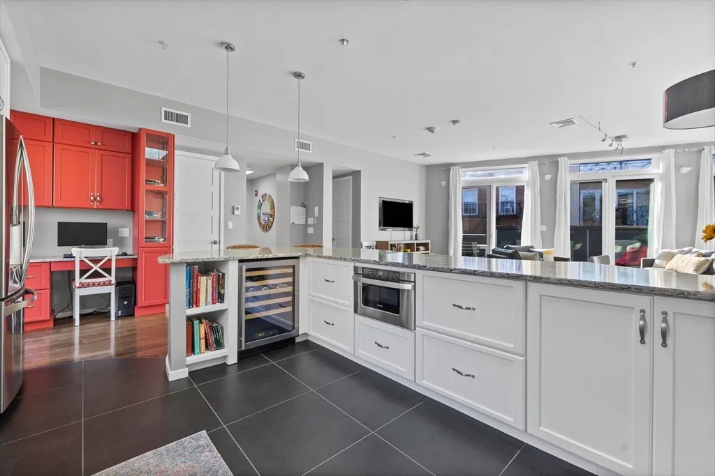 4 bed, 2 bath apartment for rent at 133 Salem St Unit PH, North End — photo 8 of 29