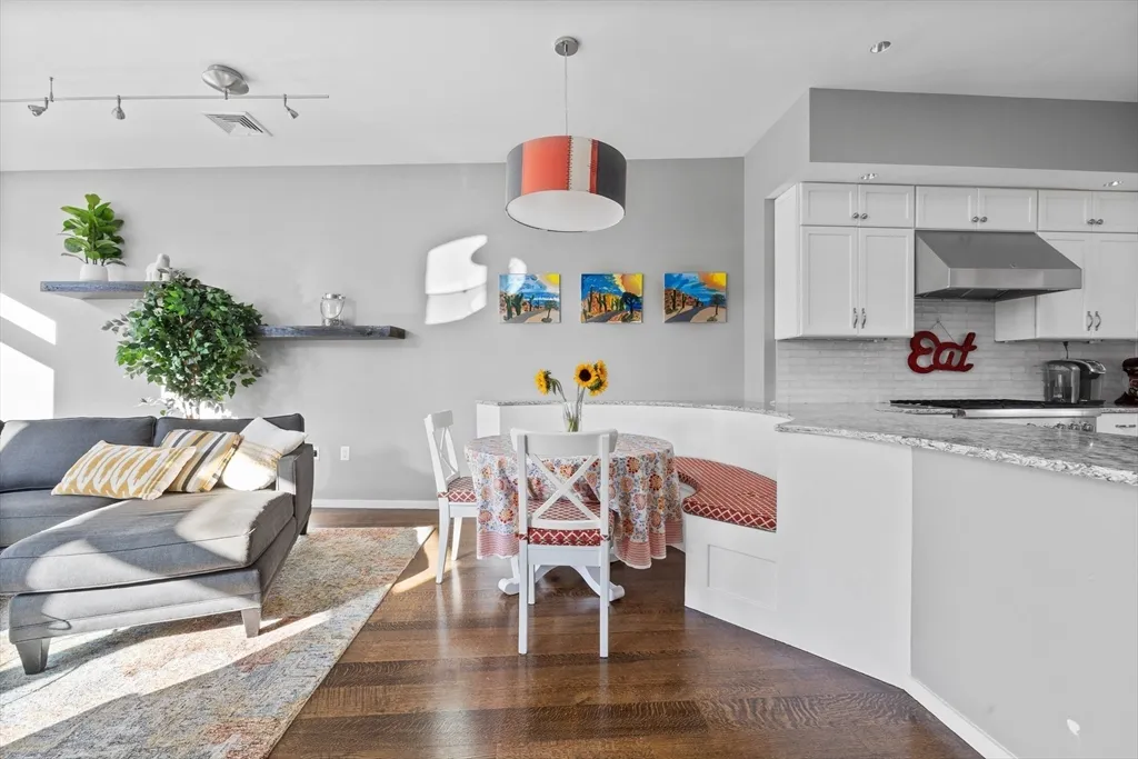 4 bed, 2 bath apartment for rent at 133 Salem St Unit PH, North End — photo 4 of 29