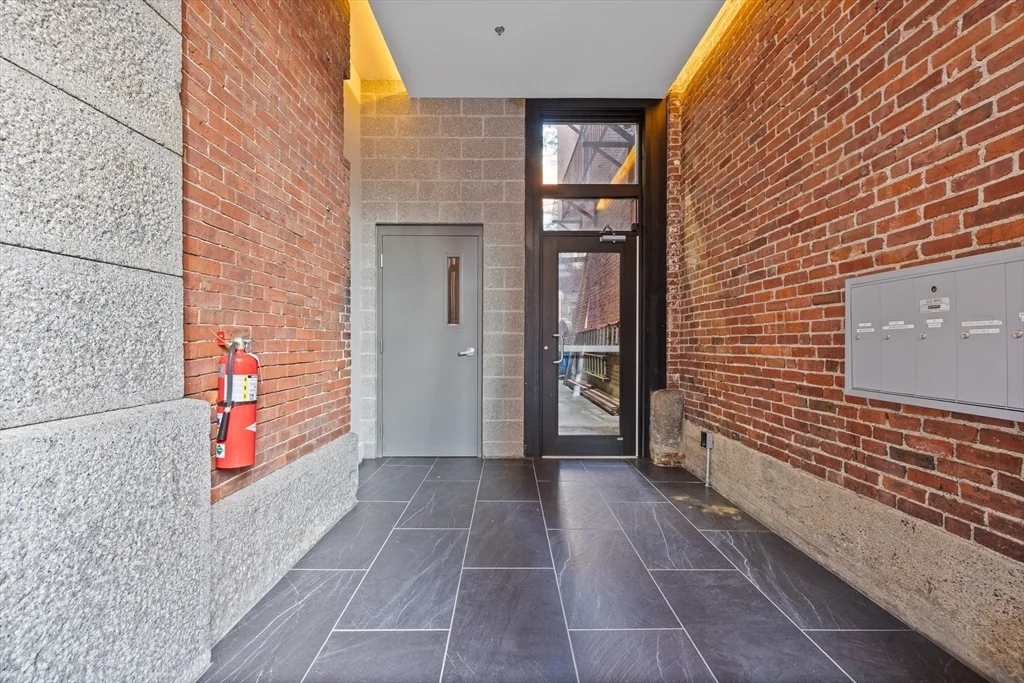 4 bed, 2 bath apartment for rent at 133 Salem St Unit PH, North End — photo 29 of 29