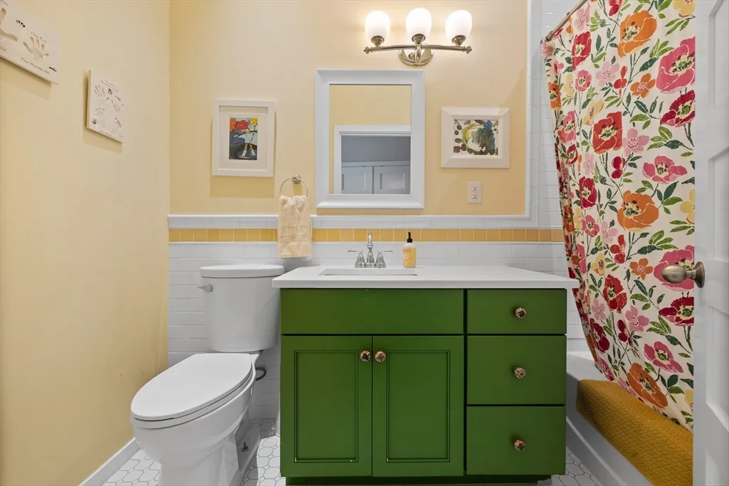 4 bed, 2 bath apartment for rent at 133 Salem St Unit PH, North End — photo 20 of 29