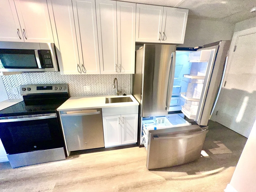Studio bed, 1 bath apartment for rent at 133 Salem Unit 302, Revere — photo 2 of 13