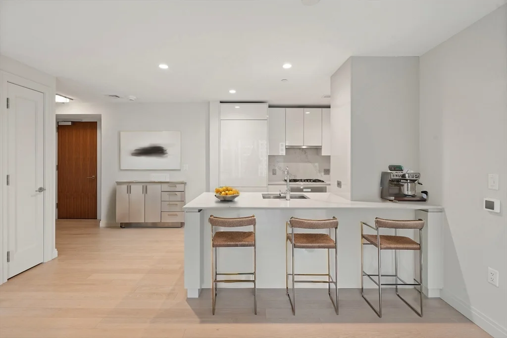 2 bed, 2 bath apartment for rent at 133 Seaport Blvd Unit 1509, South Boston — photo 3 of 26
