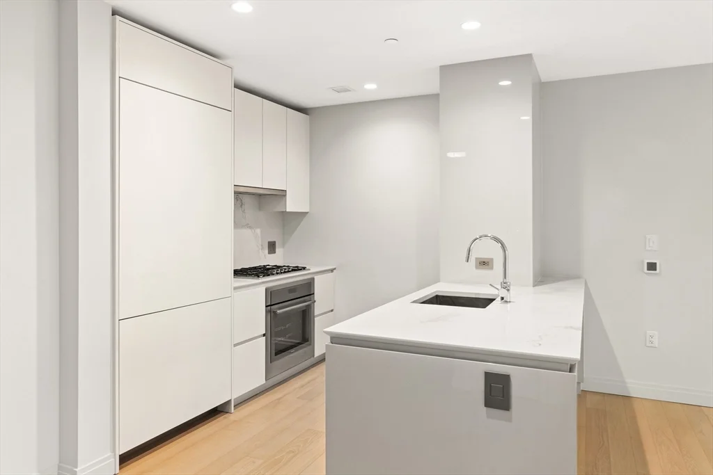 2 bed, 2 bath apartment for rent at 133 Seaport Blvd Unit 1509, South Boston — photo 5 of 26