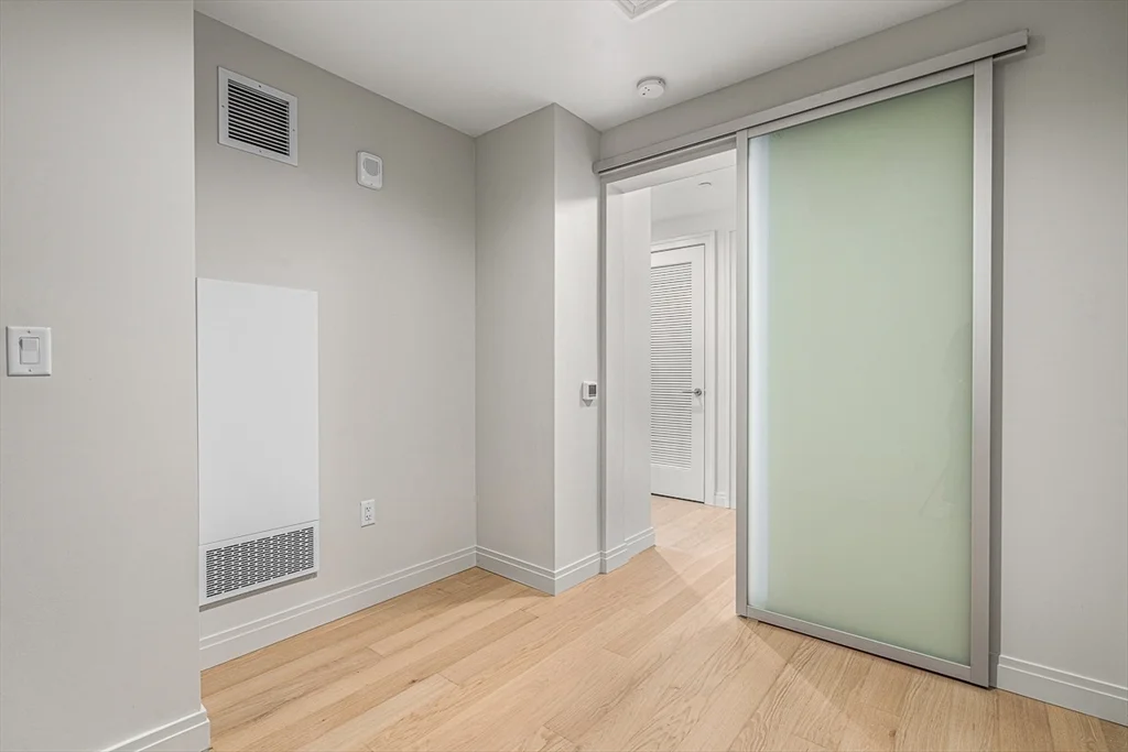 1 bed, 1 bath apartment for rent at 133 Seaport Blvd Unit 1516, Seaport District — photo 9 of 27