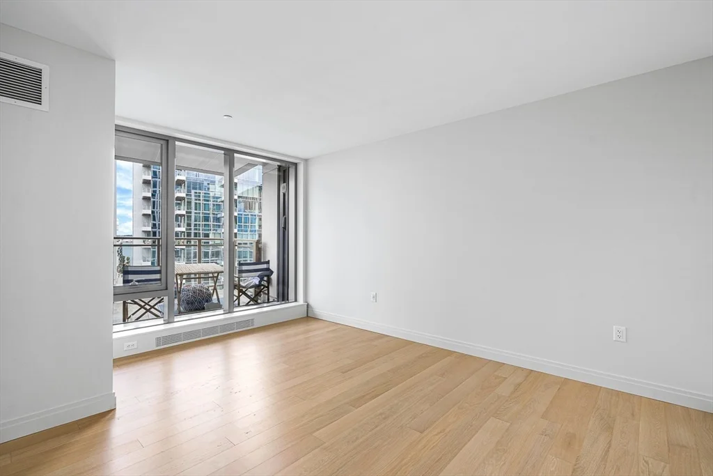1 bed, 1 bath apartment for rent at 133 Seaport Blvd Unit 1516, Seaport District — photo 7 of 27