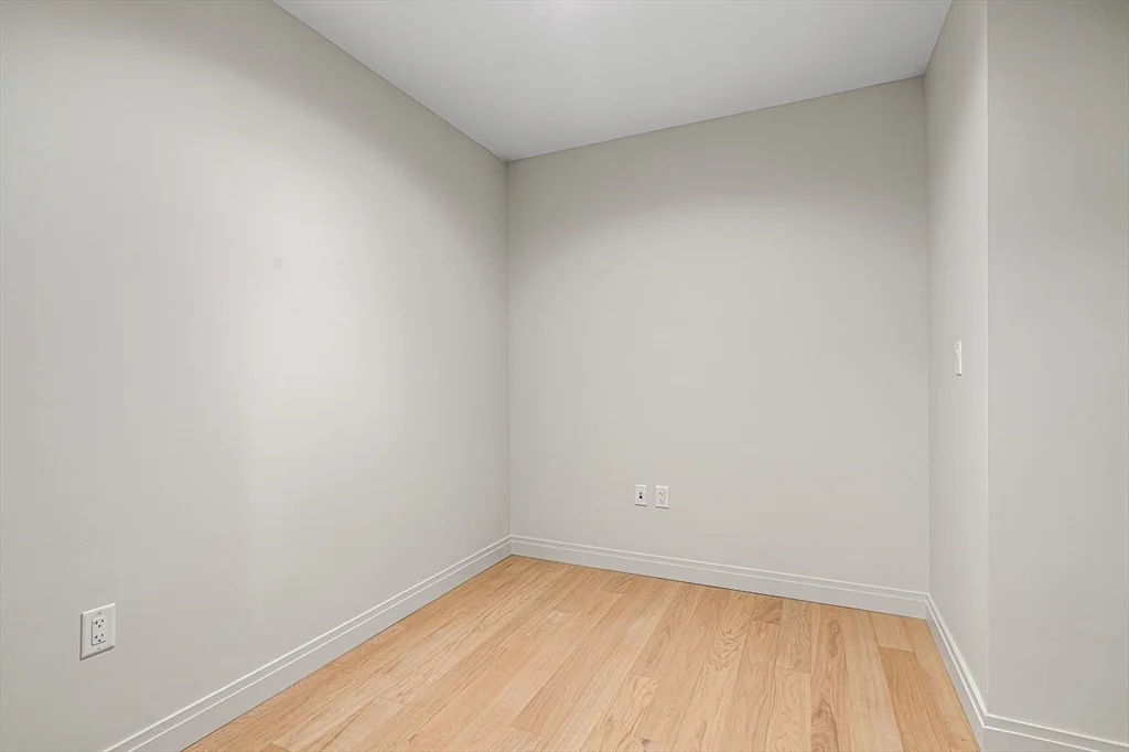 1 bed, 1 bath apartment for rent at 133 Seaport Blvd Unit 1516, Seaport District — photo 10 of 27