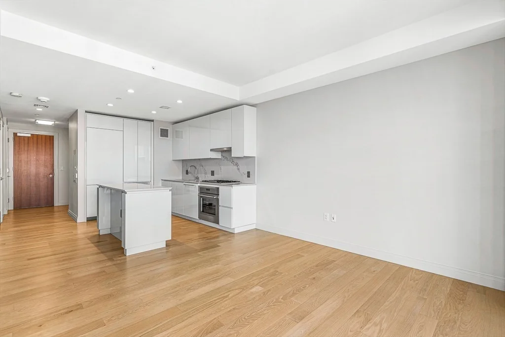 1 bed, 1 bath apartment for rent at 133 Seaport Blvd Unit 1516, Seaport District — photo 6 of 27