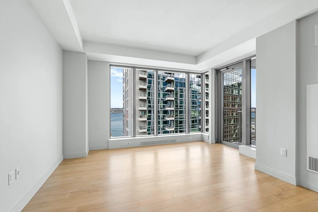 1 bed, 1 bath apartment for rent at 133 Seaport Blvd Unit 1516, Seaport District — photo 3 of 27