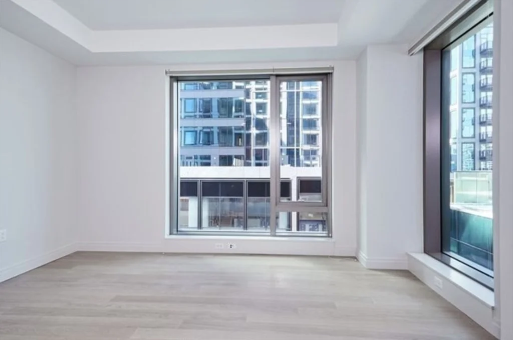 1 bed, 1 bath apartment for rent at 133 Seaport Blvd Unit 619, Seaport District — photo 3 of 13